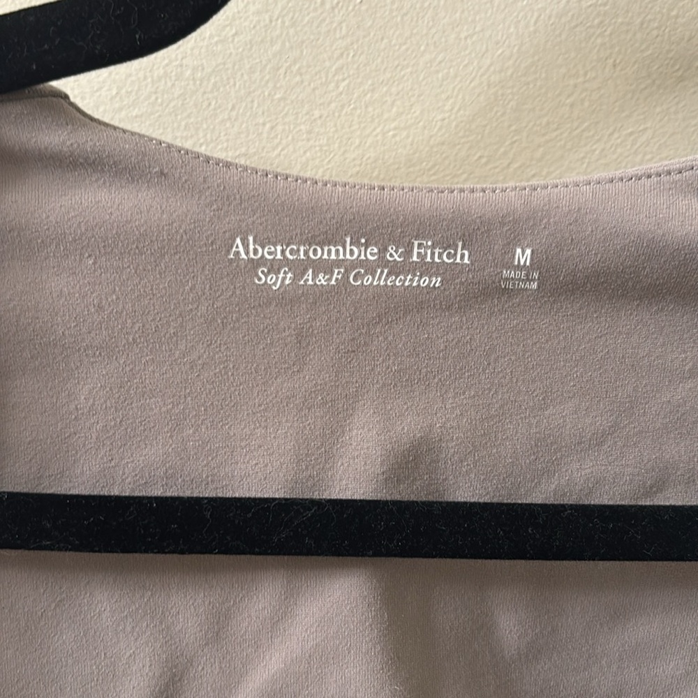 Abercrombie & Fitch Square Neck Tank | Medium - Picture 2 of 3